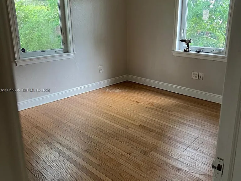 142 NW 98th St — Photo 37