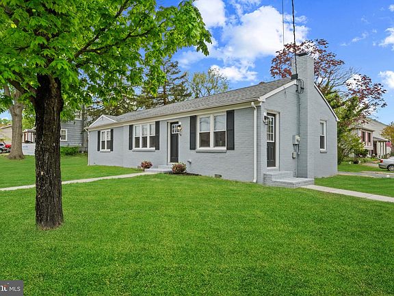3rd image of 14 Montrose Rd
