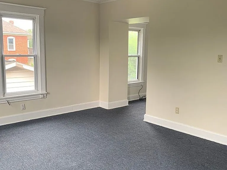260-262 Hager Street — Photo 10