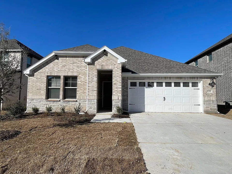 1203 Mahogany Dr