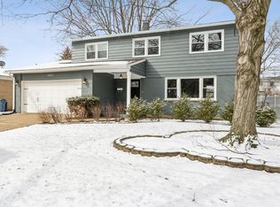 1306 S Fern Dr, Mount Prospect, IL 60056