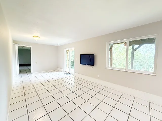 1128 NW Thornwood Cir — Photo 44
