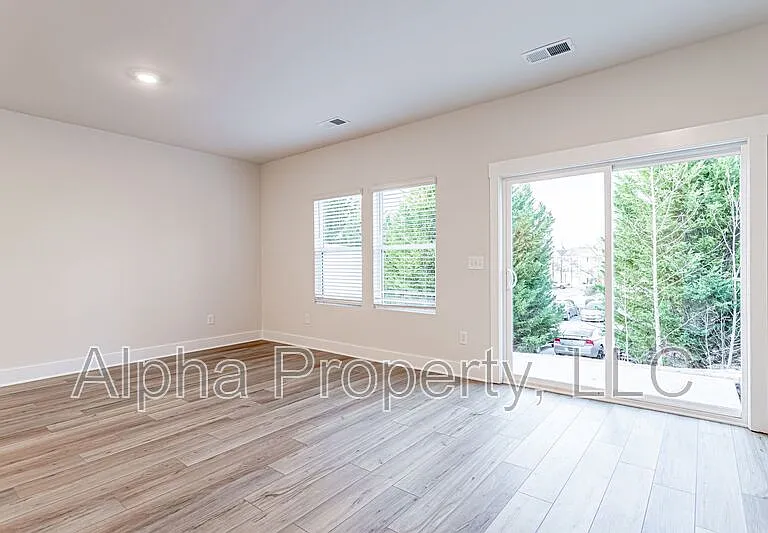 206 Round Back Way — Photo 9