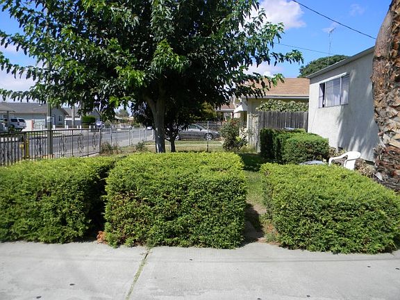 2nd image of 100 N 33rd St