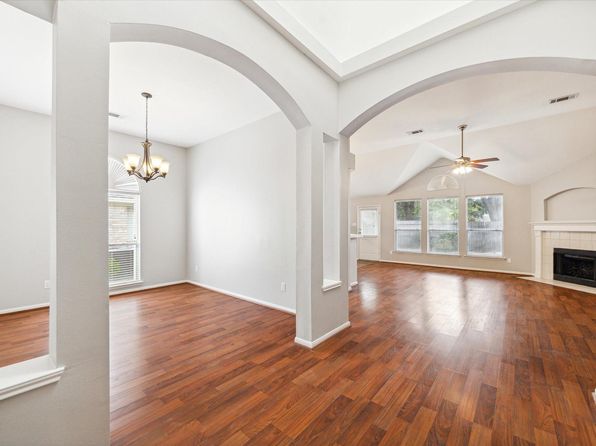 16814 Dunbar Grove Ct