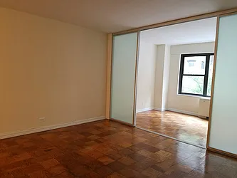 Rented by Manhattan Apartment Organization