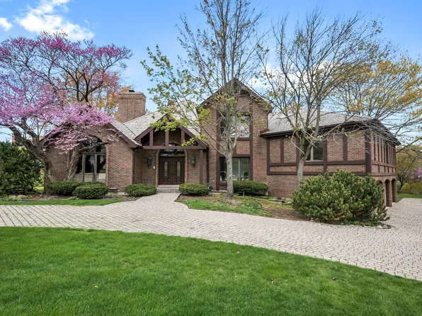 1906 Midwest Club Pkwy, Oak Brook, IL 60523