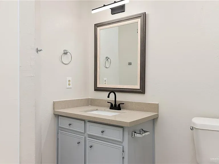 822 Diana Dr #A — Photo 10