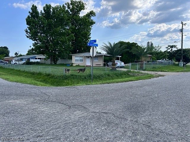 2nd image of 10 Jasmine Rd W