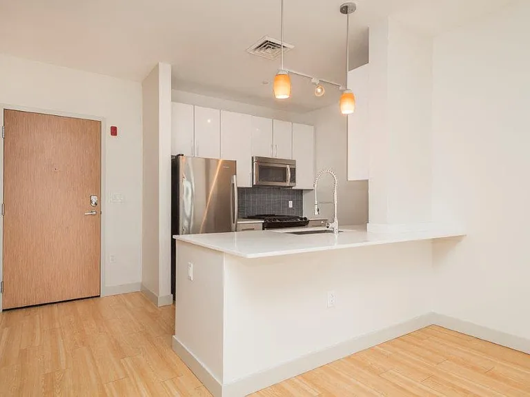 West Square Apartments — Photo 224