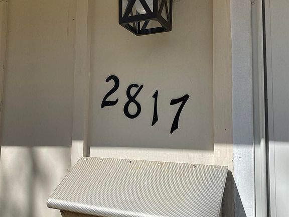 3rd image of 2817 SW Sunset Rd