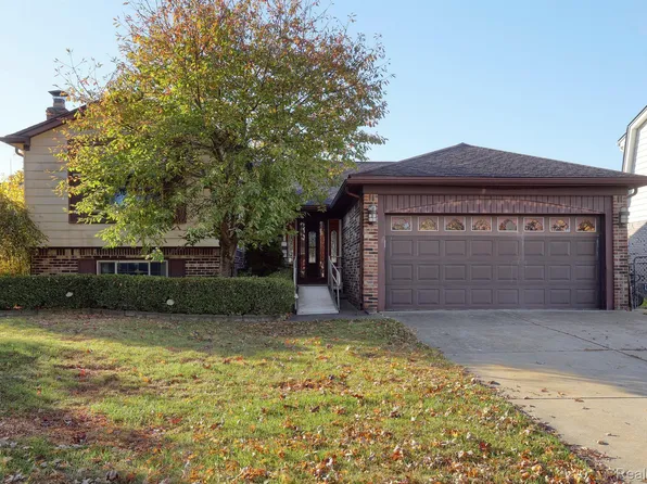 3080 Albany Dr, Sterling Heights, MI 48310