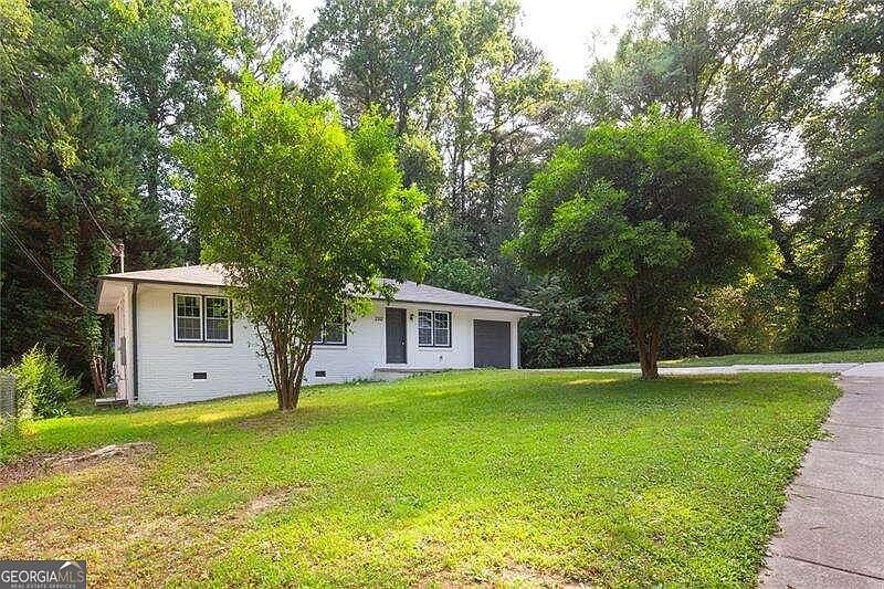 1st image of 2352 Lakewood Dr NW