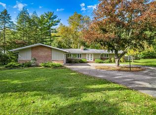 52605 Brooktrails Dr, South Bend, IN 46637
