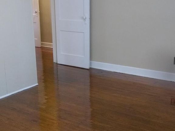 3rd image of 2415 Shelby St APT 7