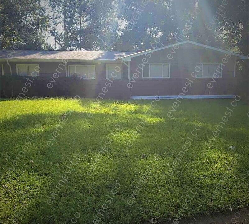 1st image of 2976 Lakewood Dr