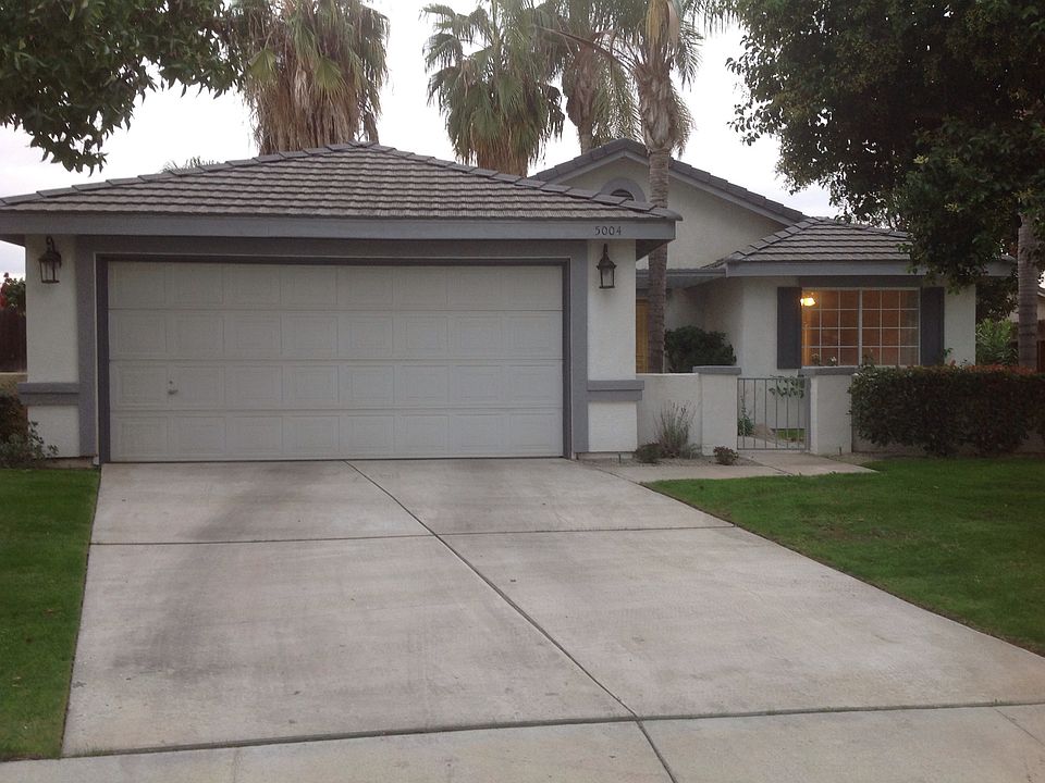Great curb appeal. New paint.