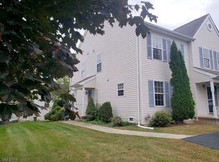 133 Revere Rd, Stewartsville, NJ 08886