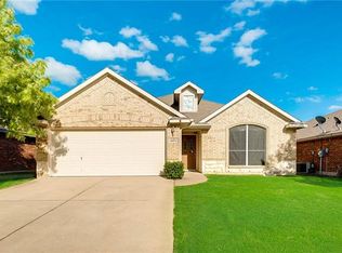 1654 Hillside Dr, Waxahachie, TX 75165