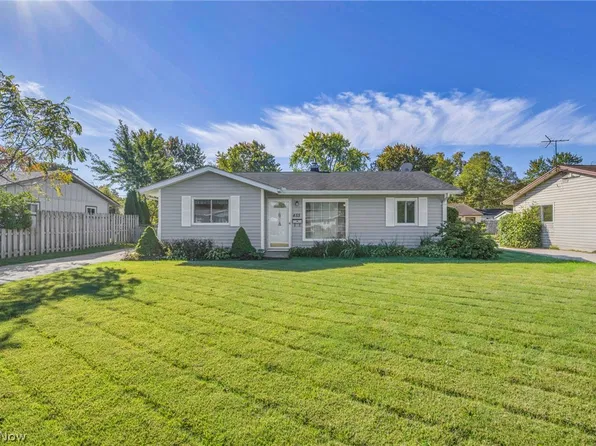 455 Birchwood Dr, Berea, OH 44017