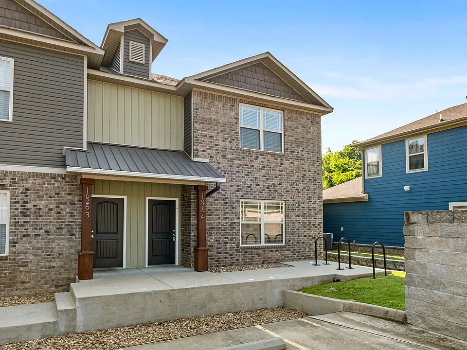1626 N Leverett Ave #3