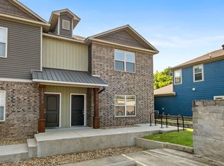 1626 N Leverett Ave #8, Fayetteville, AR 72703
