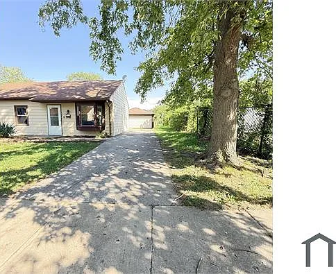 3 bed, 1100 sqft, $2,200 — Photo 2