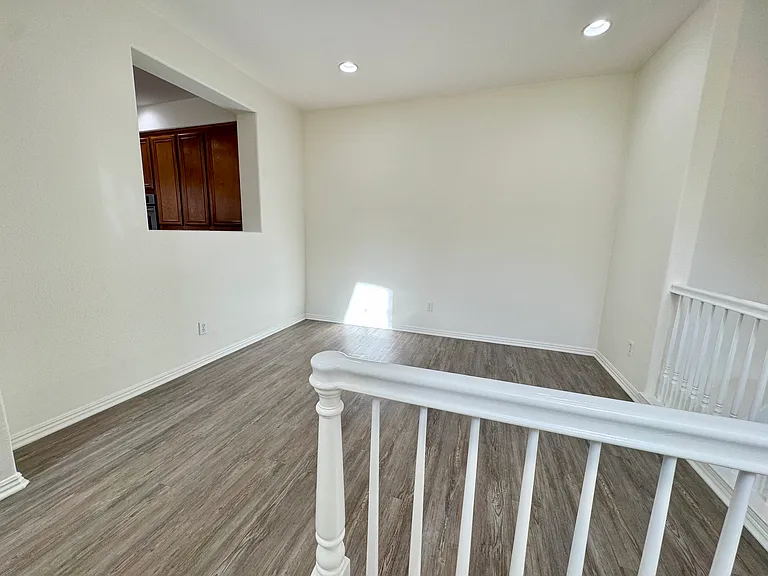 1331 Bayside Cir — Photo 30