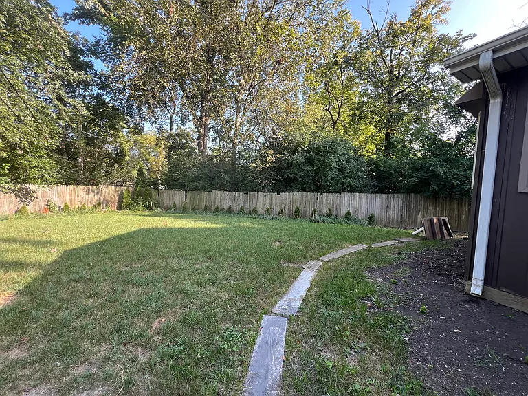 4N255 Route 83 — Photo 36