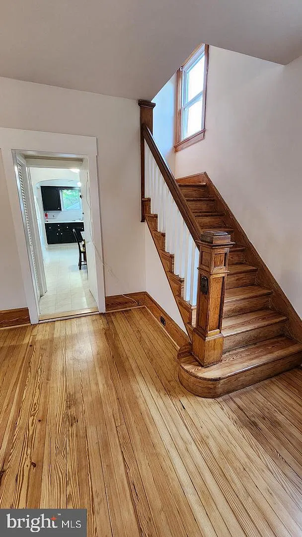 4 bed, 2.0 bath, 1460 sqft, $3,200 — Photo 2