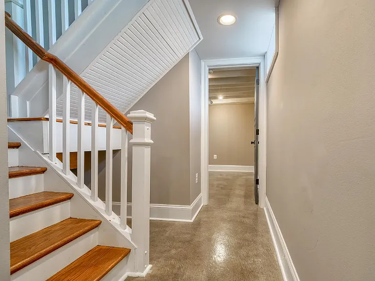 807 Light St #A — Photo 15