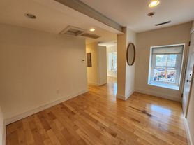5226 Ridge Ave, Philadelphia, PA