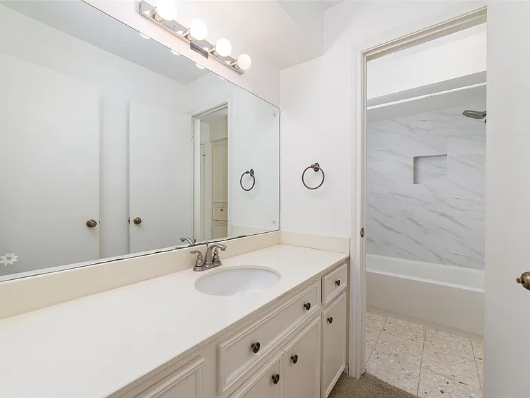 11838 Riverview Dr — Photo 18