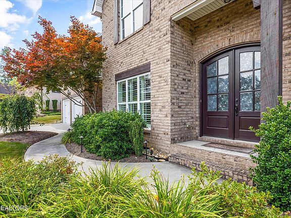 4th image of 1219 Barton Place Ln