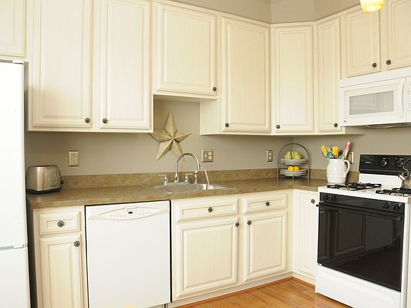 5th image of 43302 Marymount Ter Unit 301