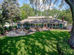 442 Lac La Belle Dr, Oconomowoc, WI