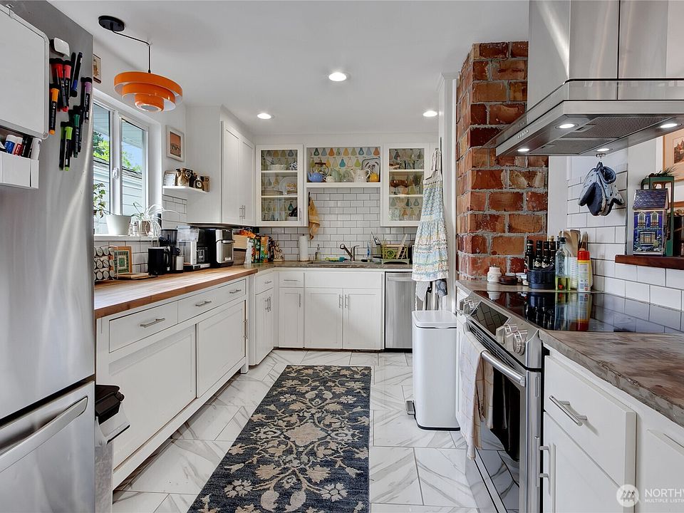 1st image of 5014 35th Avenue SW