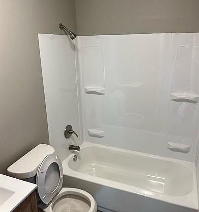 4th image of 202 N Mississippi St #1