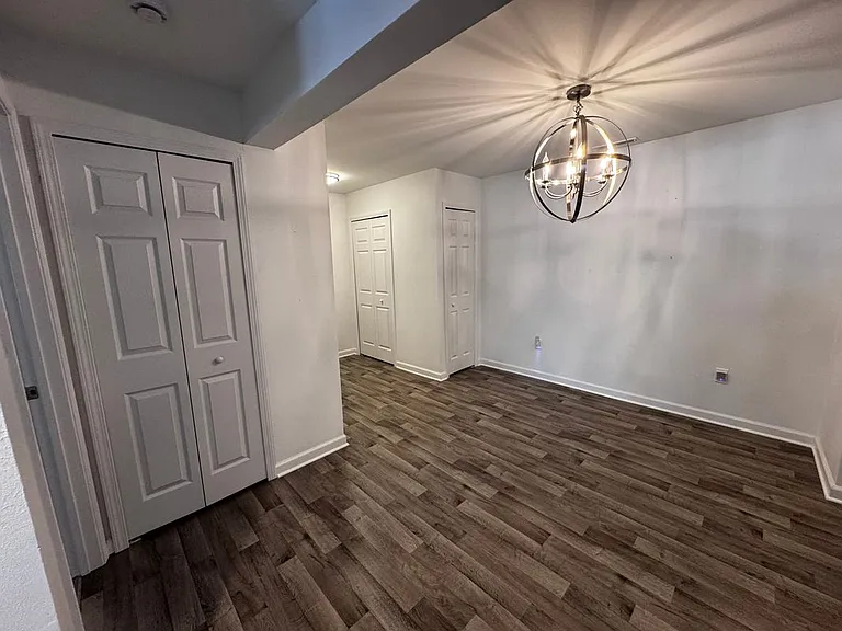 14107 Pinehurst Ln — Photo 20