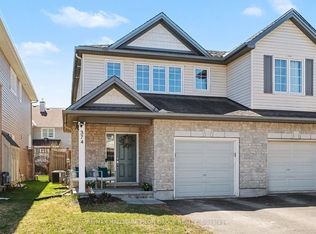 374 Horseshoe Cres, Ottawa, ON K2S 0B5