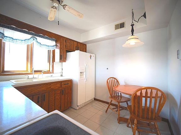 5th image of 5057 Briartree Ln APT 105