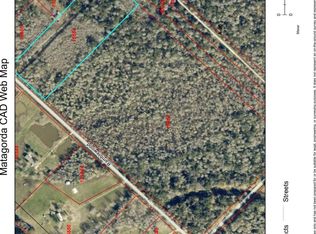 281 Ramblewood Rd W, Bay City, TX 77414