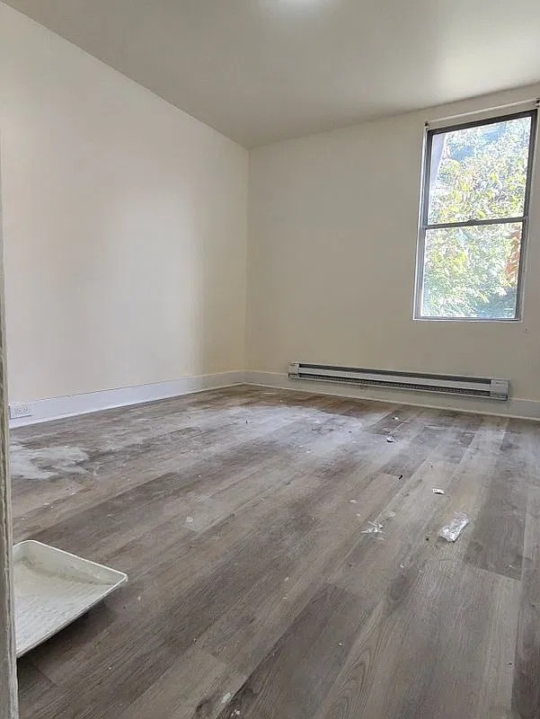 3 bed, 1.0 bath, 1305 sqft, $3,600 — Photo 3