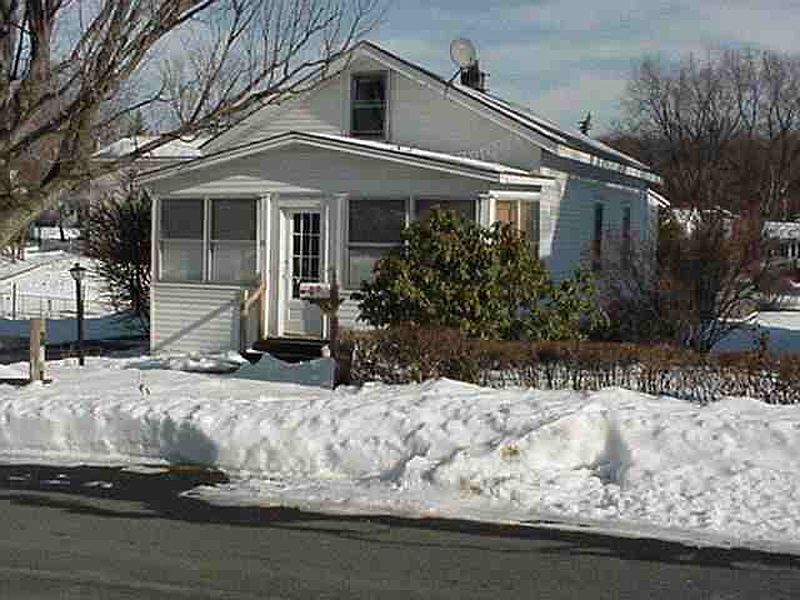 2nd image of 16 WESTERN Avenue
