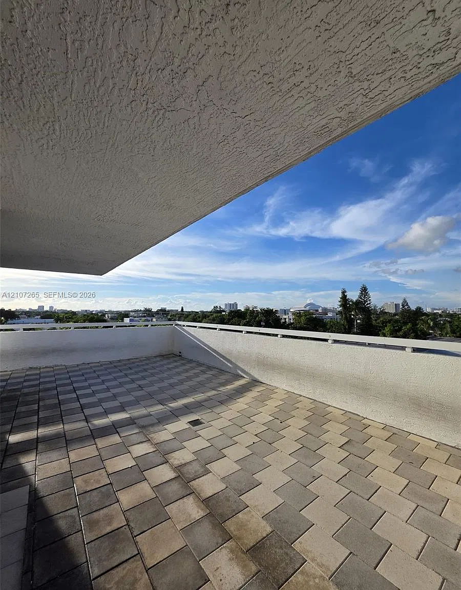 Brickell Vista Condo — Photo 1