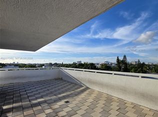 900 SW 8th St APT 504, Miami, FL 33130