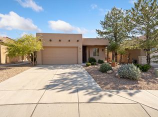 848 Cottonwood Cir, Bernalillo, NM 87004