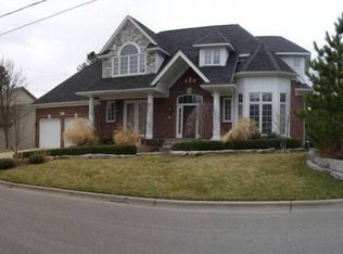 823 Pine St, Rochester, MI 48307