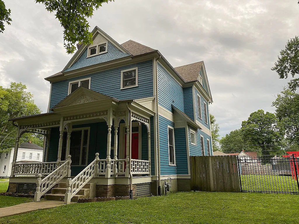 1011 N 6th St photo 1