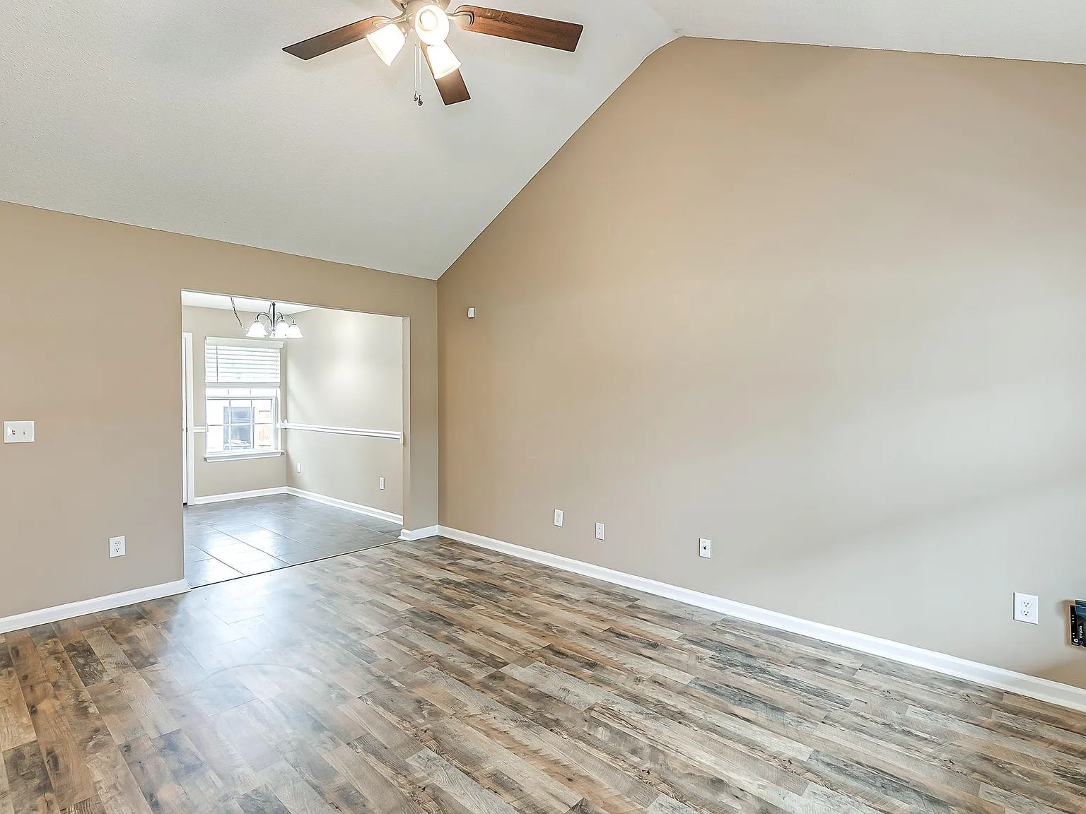 3 bed, 1245 sqft, $1,800 — Photo 4